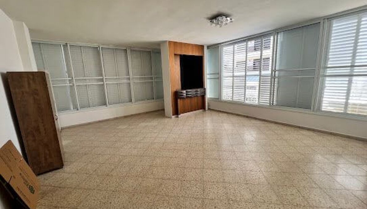 רחוב פרוג שכונת אנגרובנק, חולון 