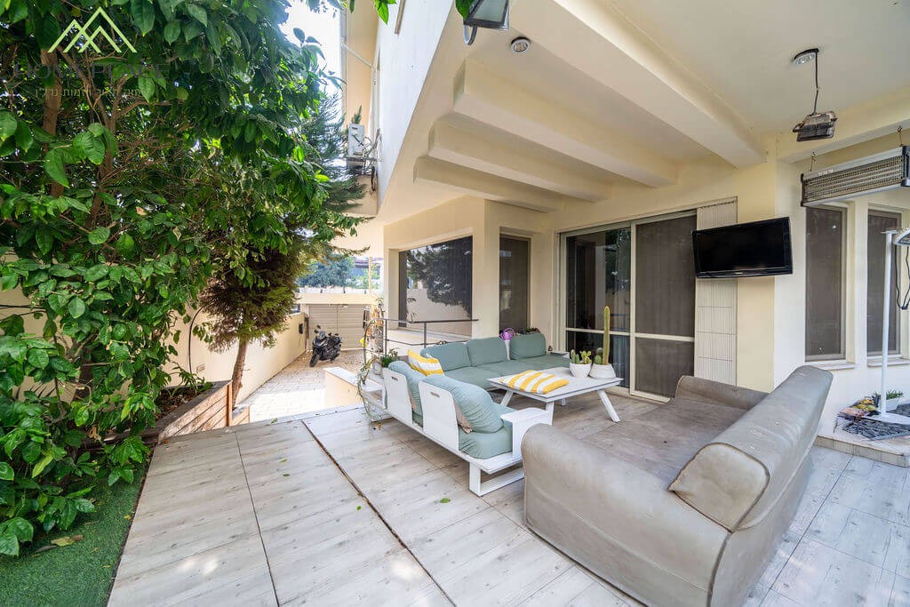 תדהר 11, רמת גן