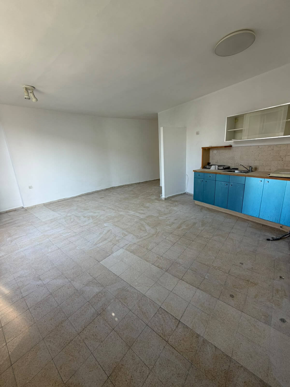 חובבי ציון 32, תל אביב