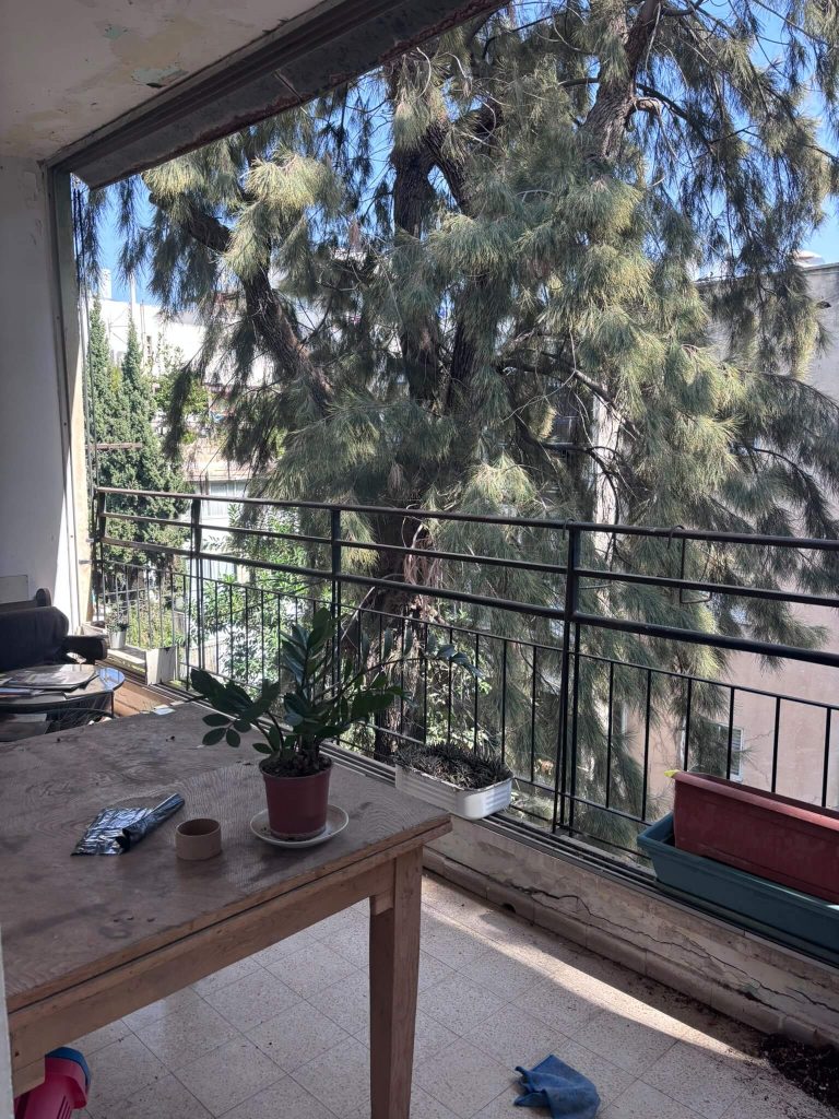 רש"י 50, תל אביב